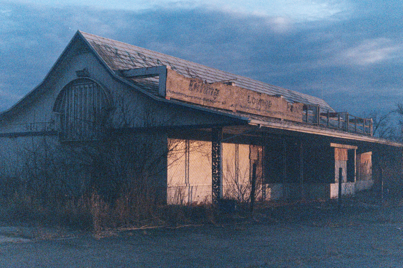 Illustration for article titled So I tried shooting Natura1600 at dusk/night
